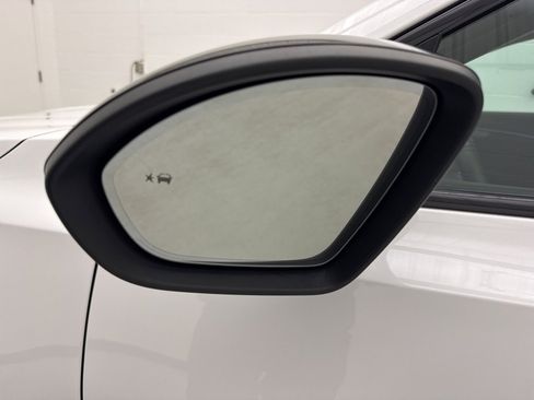 Used 2022 Buick Envision Essence w/ Technology Package I image 14