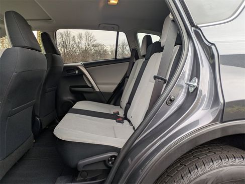 Used 2016 Toyota RAV4 XLE image 9