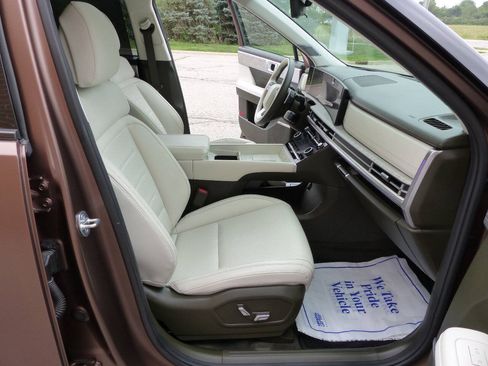 Used 2025 Hyundai Santa Fe Calligraphy AWD/4WD image 74