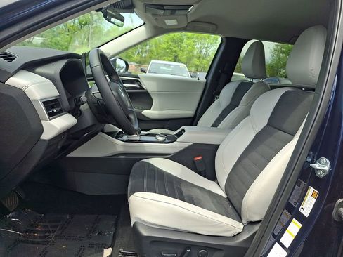 Used 2025 Mitsubishi Outlander SE AWD/4WD image 15