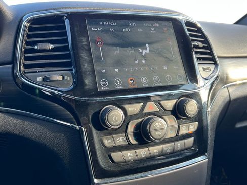 Used 2019 Jeep Grand Cherokee Limited image 24