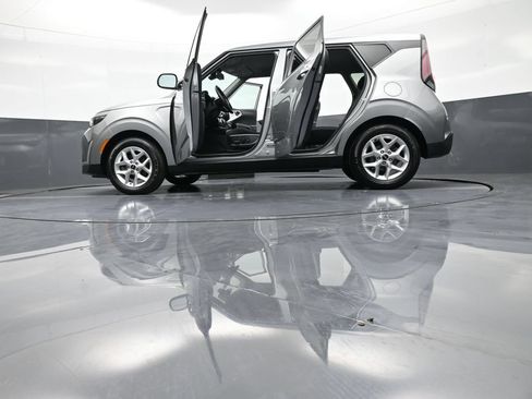 Certified 2023 Kia Soul S FWD image 47