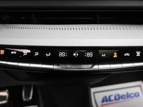 New 2025 Cadillac Optiq Sport 2 w/ LPO, ONYX Package image 12