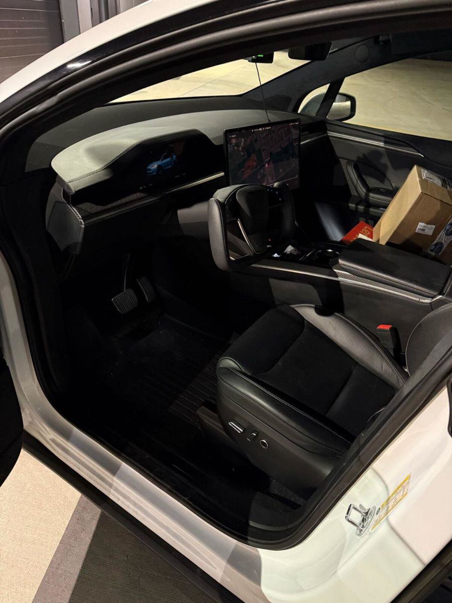 Used 2023 Tesla Model X Plaid AWD/4WD image 3