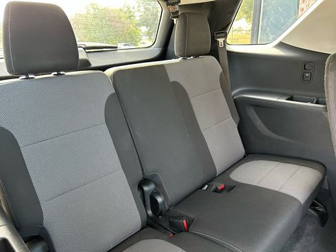 Used 2020 Chevrolet Traverse LT image 34