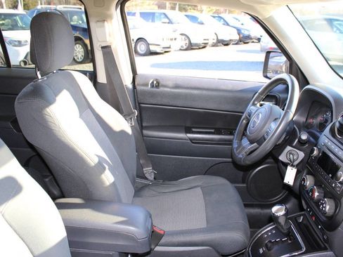 Used 2011 Jeep Patriot Latitude image 11