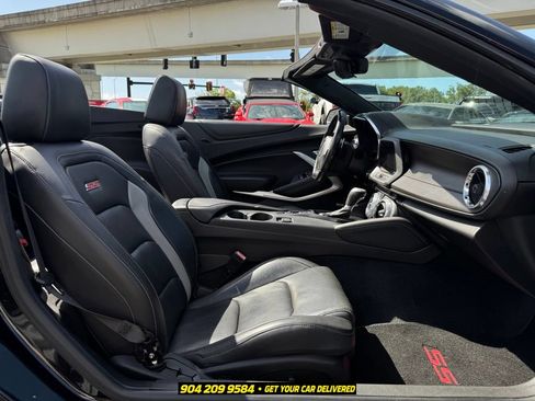 Used 2019 Chevrolet Camaro SS RWD image 30
