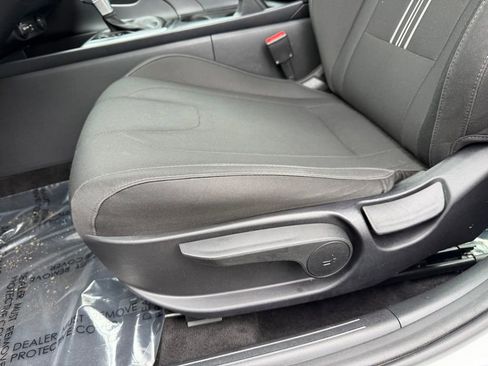 Used 2021 Hyundai Elantra SEL image 14