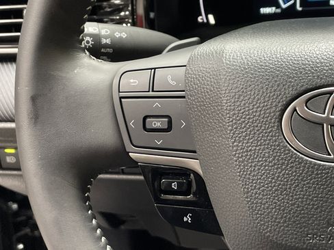 Certified 2025 Toyota Camry SE image 19