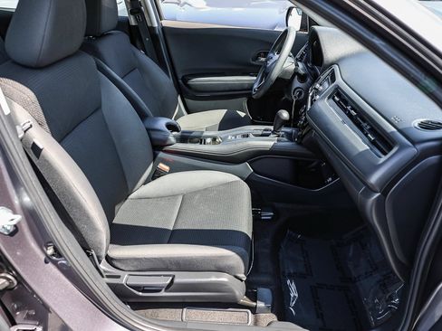 Certified 2022 Honda HR-V LX image 8