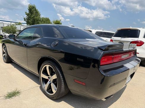 Used 2014 Dodge Challenger SRT8 RWD image 9