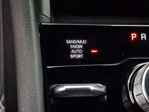 Used 2025 Jeep Grand Cherokee Limited image 24