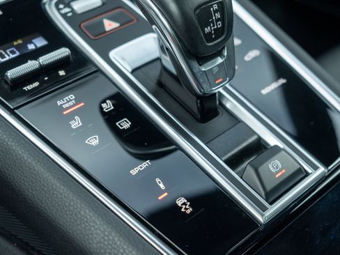 Certified 2022 Porsche Panamera 4 Platinum Edition AWD/4WD image 27