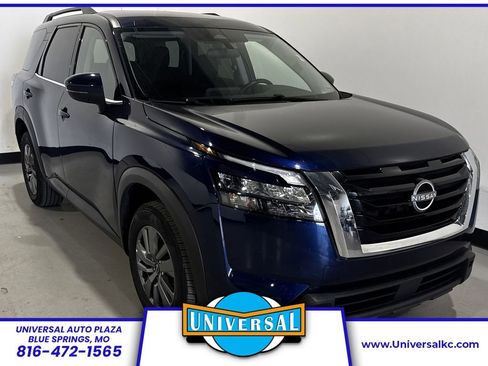 Used 2025 Nissan Pathfinder SV AWD/4WD image 1