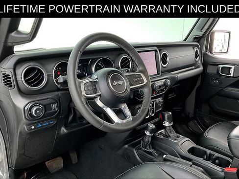 Used 2023 Jeep Wrangler Unlimited Sahara AWD/4WD image 16