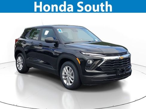 Used 2024 Chevrolet TrailBlazer LS FWD image 1