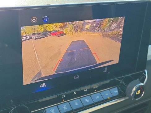 Used 2024 Chevrolet Colorado LT w/ LT Convenience Package image 29