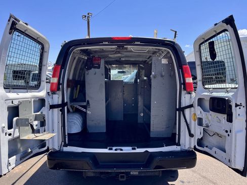 Used 2013 Chevrolet Express 2500 RWD image 16