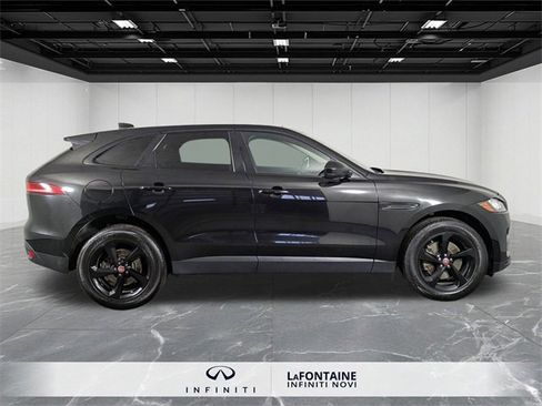 Used 2017 Jaguar F-PACE Premium image 6