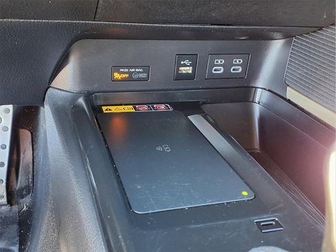 Used 2025 Toyota Camry SE image 19