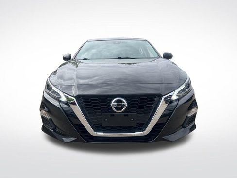Used 2021 Nissan Altima 2.5 SV w/ SV Premium Package FWD image 2