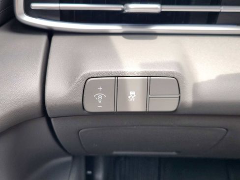 Used 2024 Hyundai Elantra SEL FWD image 21