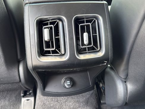 Used 2025 Kia Sorento EX AWD/4WD image 17