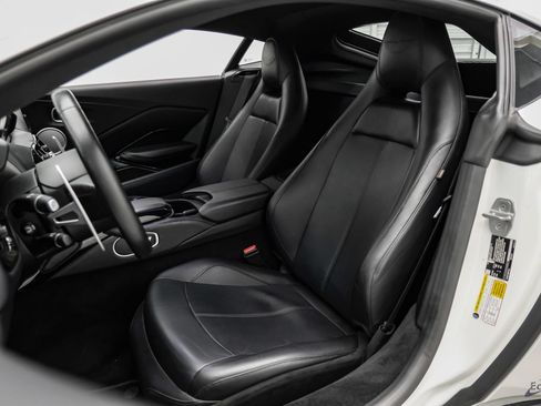 Used 2022 Aston Martin V8 Vantage Coupe RWD image 42