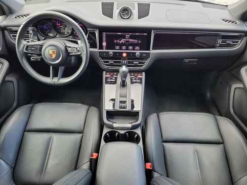 Certified 2025 Porsche Macan AWD/4WD image 20