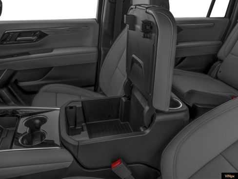 New 2025 Chevrolet Suburban Premier image 12