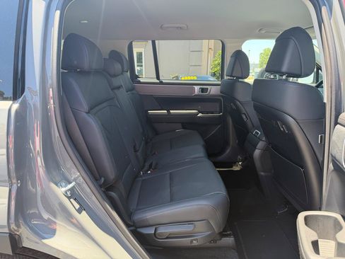 Used 2026 Hyundai Santa Fe SEL FWD image 18