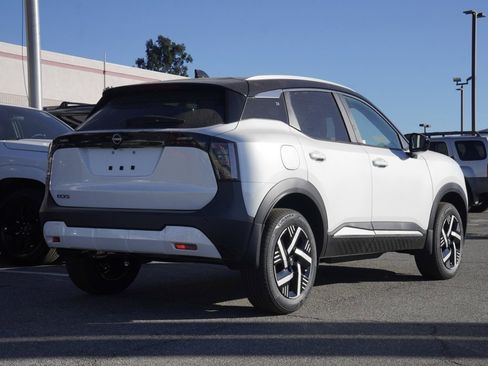 New 2026 Nissan Kicks SV image 4