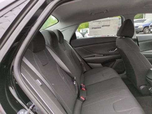 New 2026 Hyundai Elantra SE FWD image 36