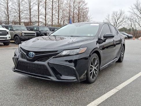 Used 2022 Toyota Camry SE image 5