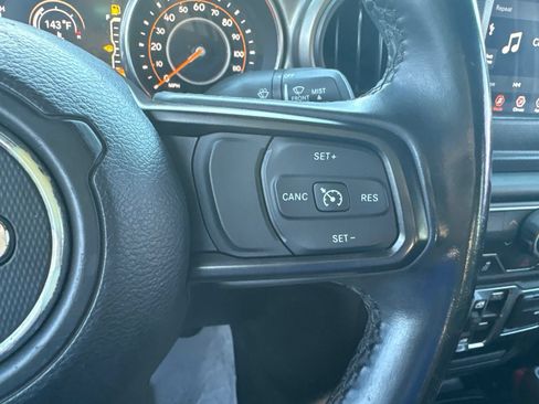 Used 2018 Jeep Wrangler Unlimited Sport S AWD/4WD image 25