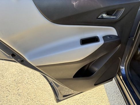Used 2018 Chevrolet Equinox LS image 18