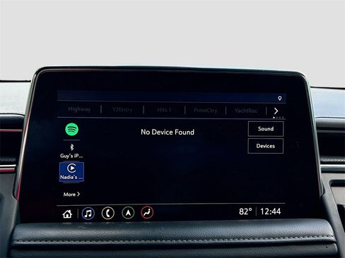 Used 2021 Chevrolet Suburban Premier w/ Premium Package image 16