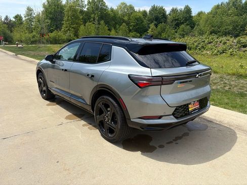 New 2026 Chevrolet Equinox EV RS AWD/4WD image 7