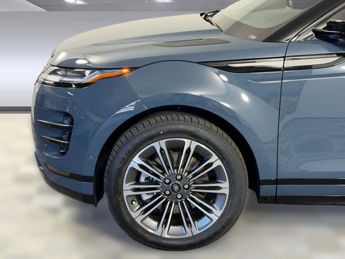 Used 2026 Land Rover Range Rover Evoque Dynamic SE image 11