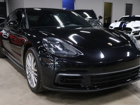 Used 2017 Porsche Panamera 4S image 7