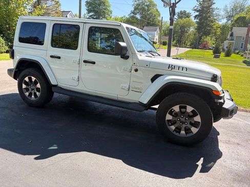 Used 2018 Jeep Wrangler Unlimited Sahara AWD/4WD image 1