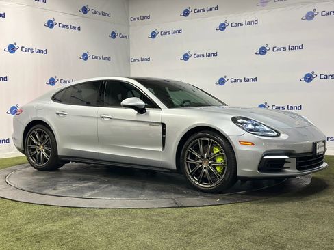 Used 2018 Porsche Panamera 4 w/ Premium Package Plus image 2