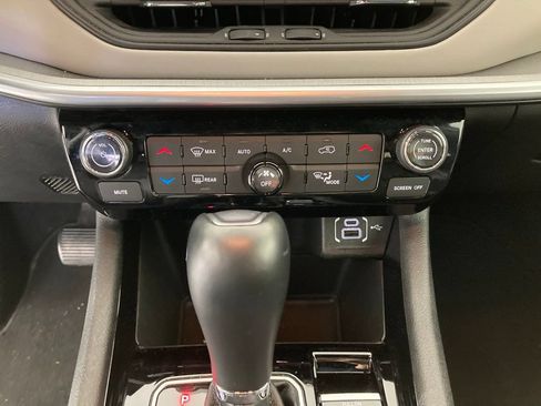 Used 2025 Jeep Compass Limited AWD/4WD image 11