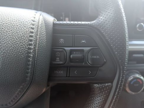 Used 2025 Toyota Tacoma SR5 AWD/4WD image 20