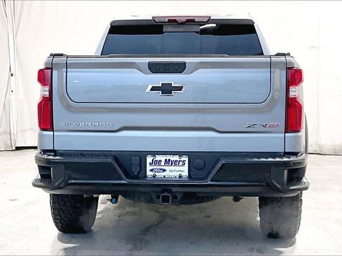 Used 2023 Chevrolet Silverado 1500 ZR2 w/ Technology Package image 3
