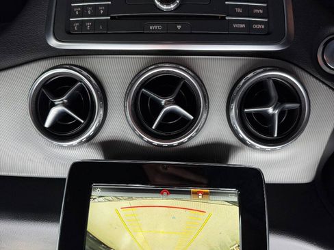 Used 2017 Mercedes-Benz GLA 250 4MATIC image 28