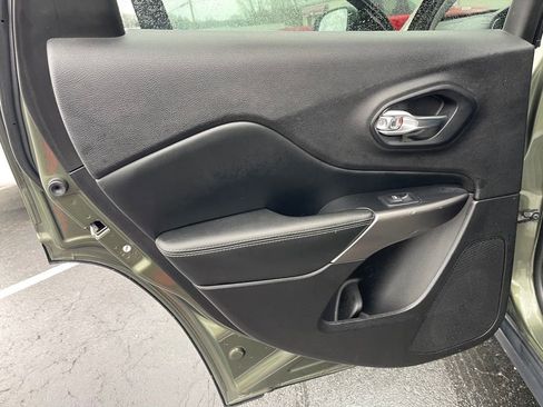 Used 2021 Jeep Cherokee Latitude Lux image 20