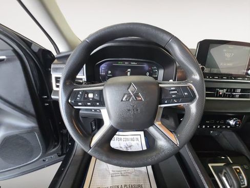 Used 2025 Mitsubishi Outlander ES AWD/4WD image 13