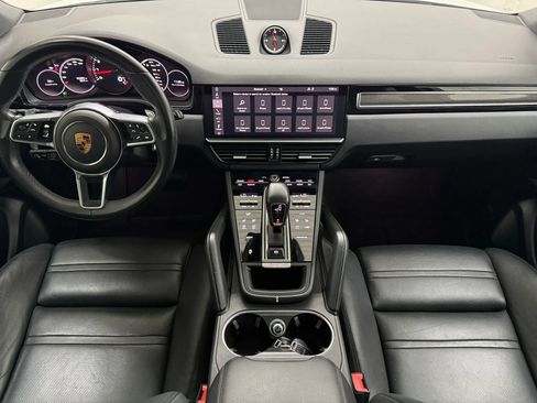 Used 2019 Porsche Cayenne AWD/4WD image 3