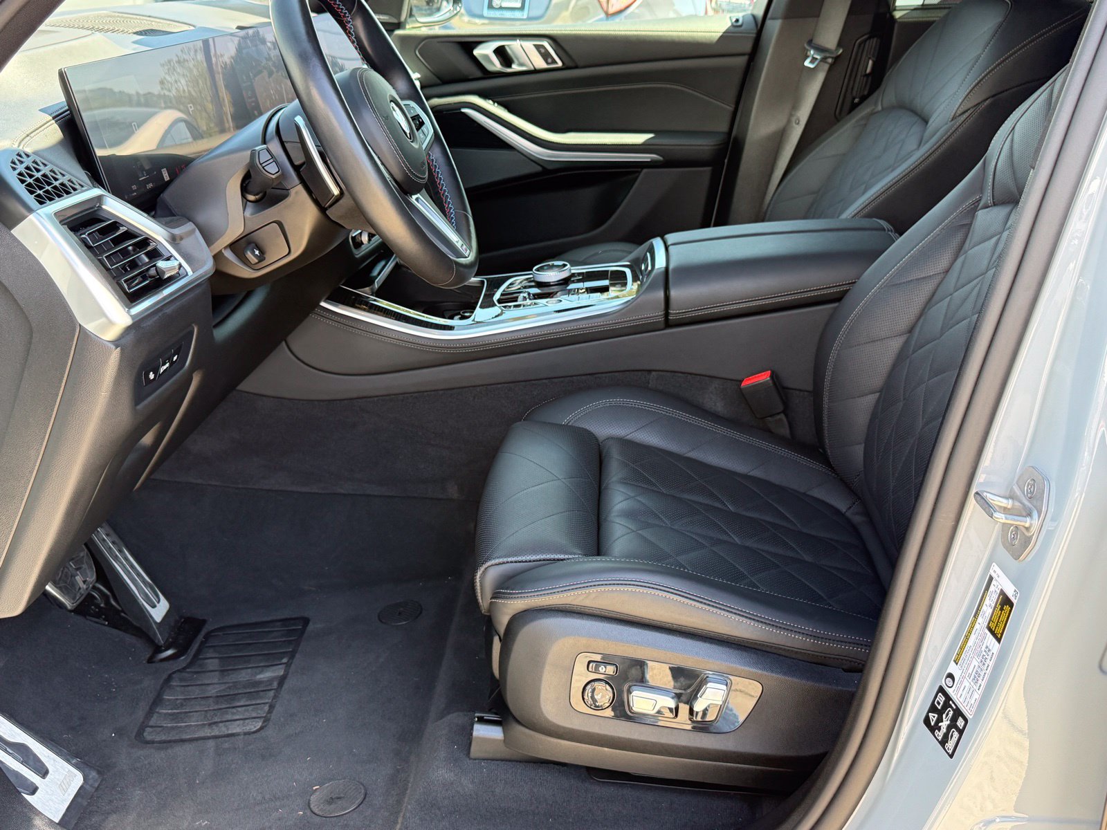 Used 2025 BMW X5 M60i AWD/4WD image 26